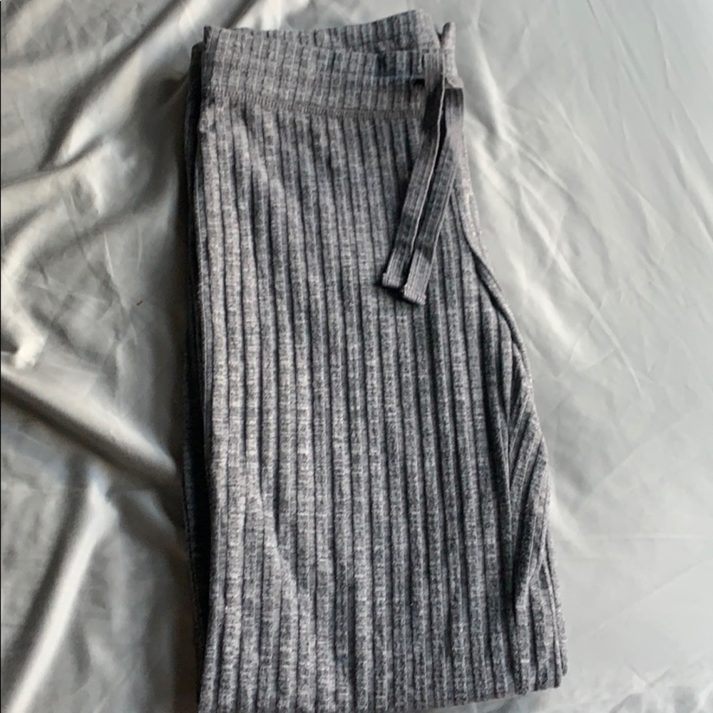 Hollister lose leg lounge pants